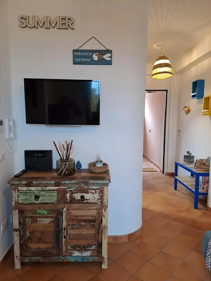 La Casa Sulla Spiaggia 마르자메미 아파트